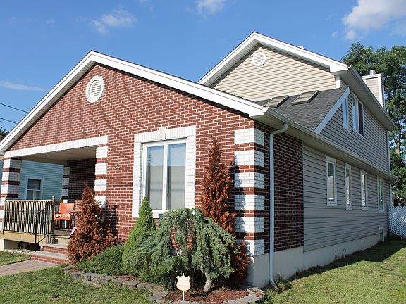 2nd image of 20 Eisenhower Dr