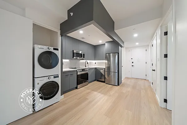 Rented by Carroll Development Leasing LLC | media 4