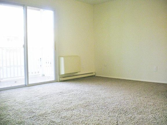 2nd image of 21 Seward St APT 21