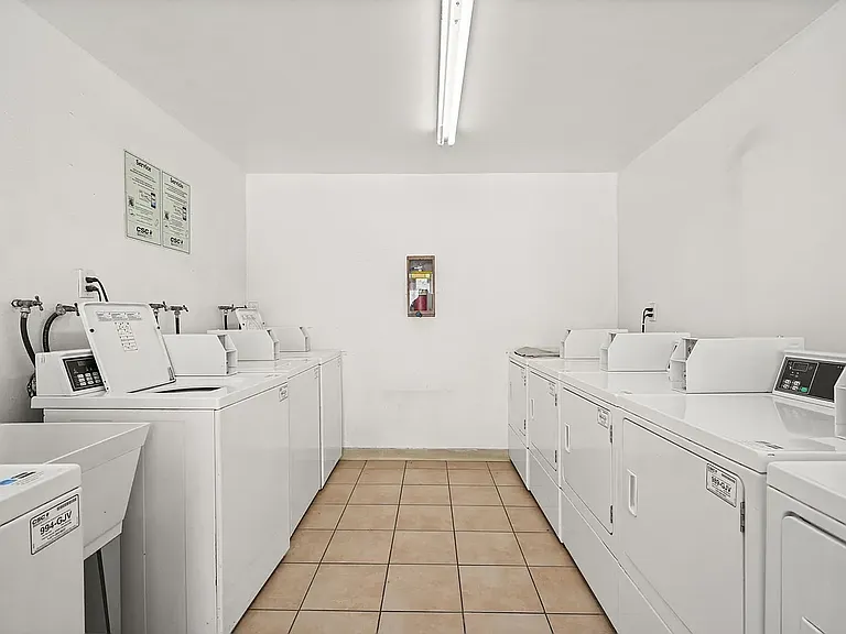 5500 Lindley Ave #209 — Photo 17