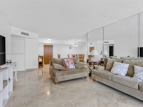4th image of 16711 Collins Ave APT 906