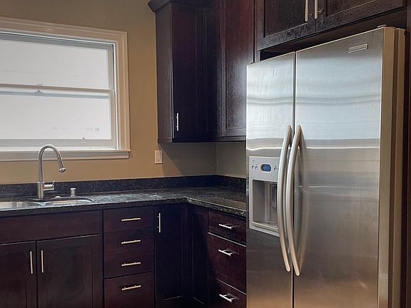 Kitchen - KitchenAid SBS Refrigerator with in-door Ice and Water Dispenser.