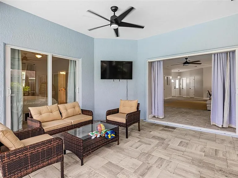 4360 Iola Dr — Photo 32