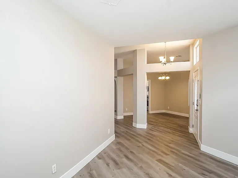 456 Wright Way — Photo 3
