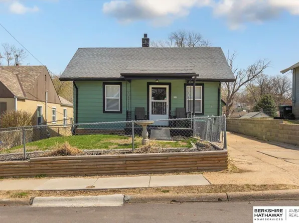 2931 N 49th St, Omaha, NE 68104