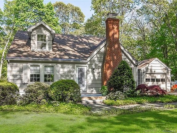 3rd image of 4 Oakwood Ave