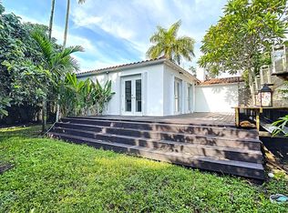 833 Granada Groves Ct, Coral Gables, FL 33134