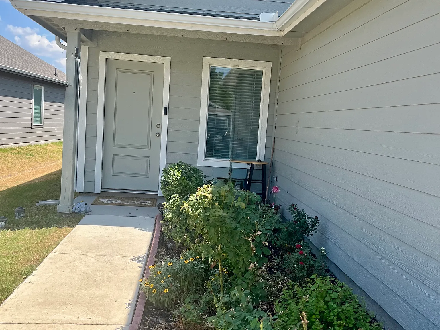 3 bed, 1402 sqft, $2,150 — Photo 3