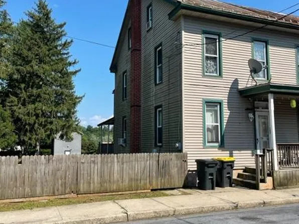 107 S Front St, Womelsdorf, PA 19567