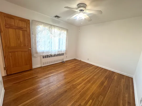 13-01 133rd Place image 13 of 17