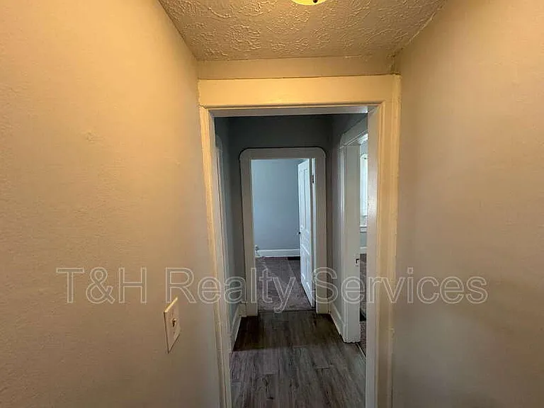 100 N Muessing St — Photo 9
