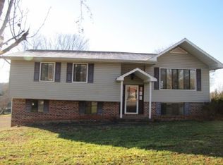 1329 Ridgeway Cir, Athens, TN 37303