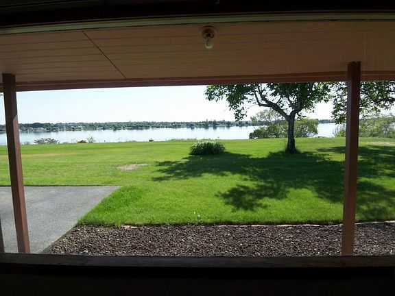 2nd image of 3037 Westshore Dr NE