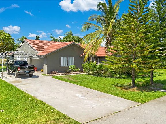 2nd image of 15241 SW 150th St