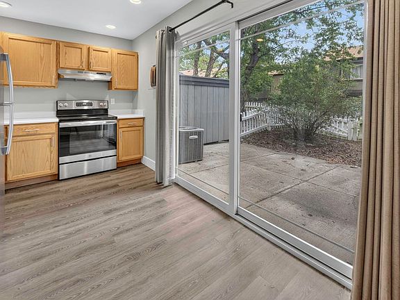 4th image of 750 W Moorhead Cir #A