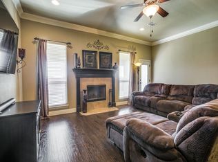 624 Hummingbird Trl, Crowley, TX 76036