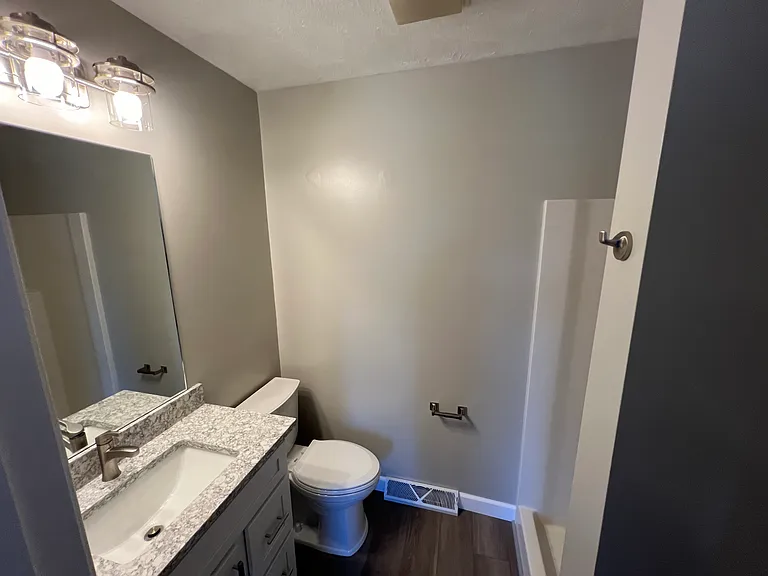 Lakewood Townhomes — Photo 7