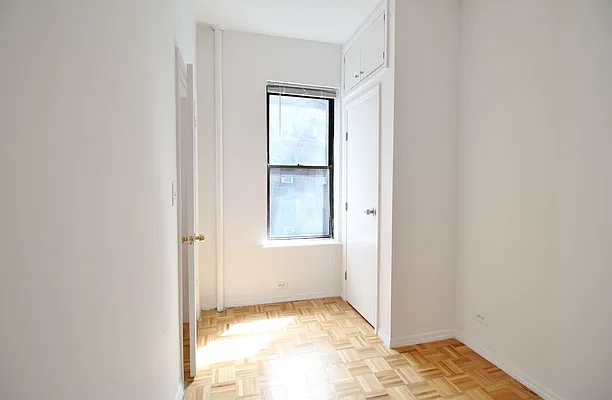 Rented by Julianna Realty Corp | media 19