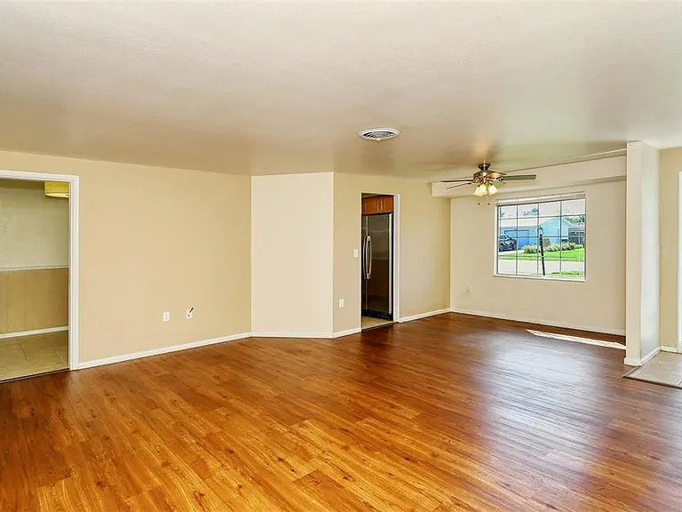 3137 Lockwood Ter — Photo 5