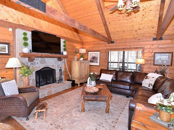 3rd image of 763 Eagle Point Dr E