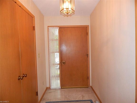 2nd image of 10607 Laurel Ln