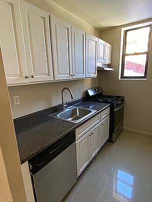 3rd image of 10919 72nd Ave APT 1D