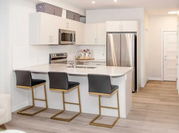 81 Arbour Lake Vw NW #1416, Calgary, AB T3G 0H4