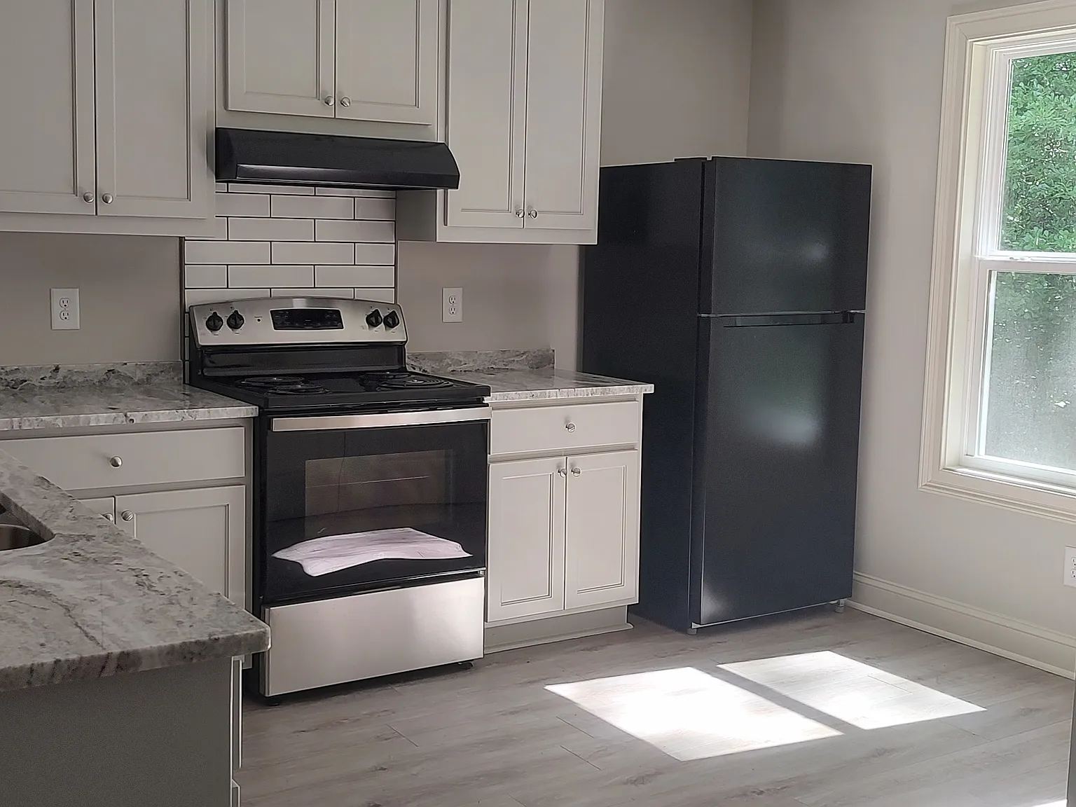 4 bed, 1600 sqft, $2,500 — Photo 2