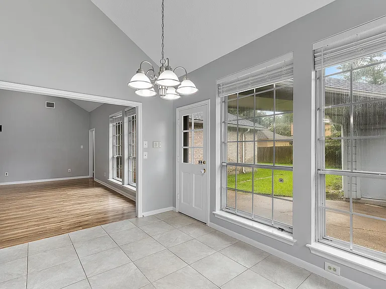 5622 Woodland Creek Dr — Photo 9