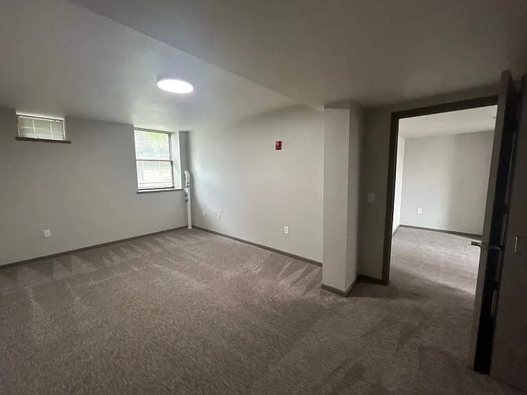 Drake Court — Photo 67