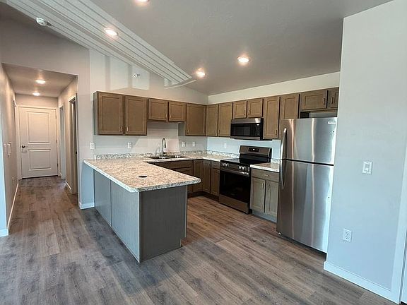 4th image of 204 E Express Way #6