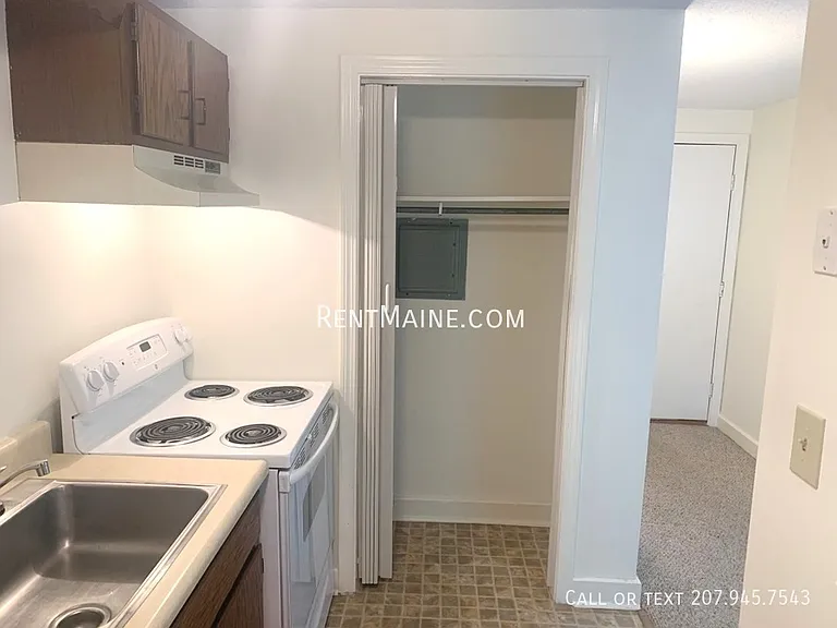 29 Chamberlain St #3 — Photo 5