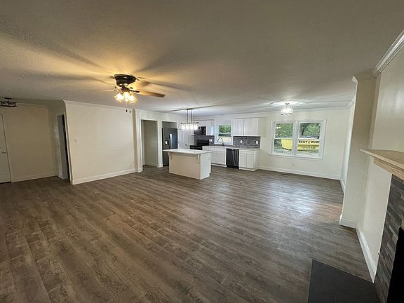 3rd image of 158 Greenlawn Ave