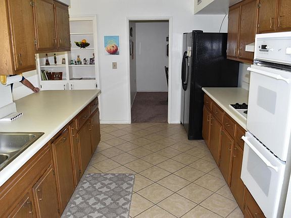 2nd image of 10648 W Saratoga Cir