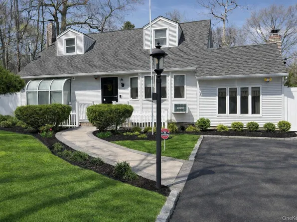 19 Laurel Street, Centereach, NY 11720