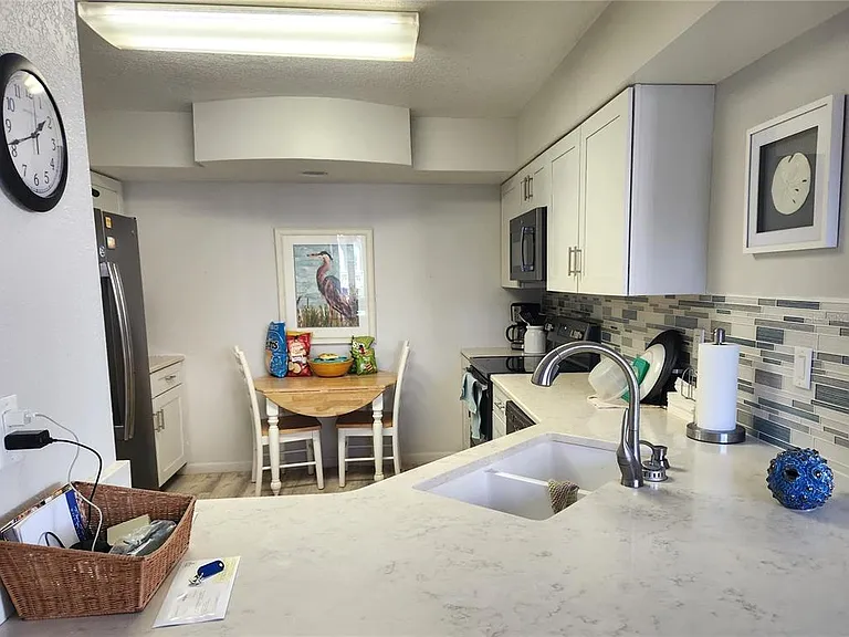 5901 Bahia Del Mar Cir #124 — Photo 10