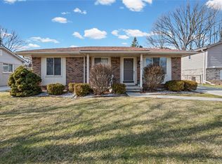 42719 Walker St, Clinton Township, MI 48038
