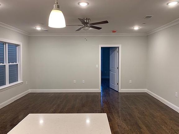 2nd image of 25 Saint Pauls Ave Floor 2