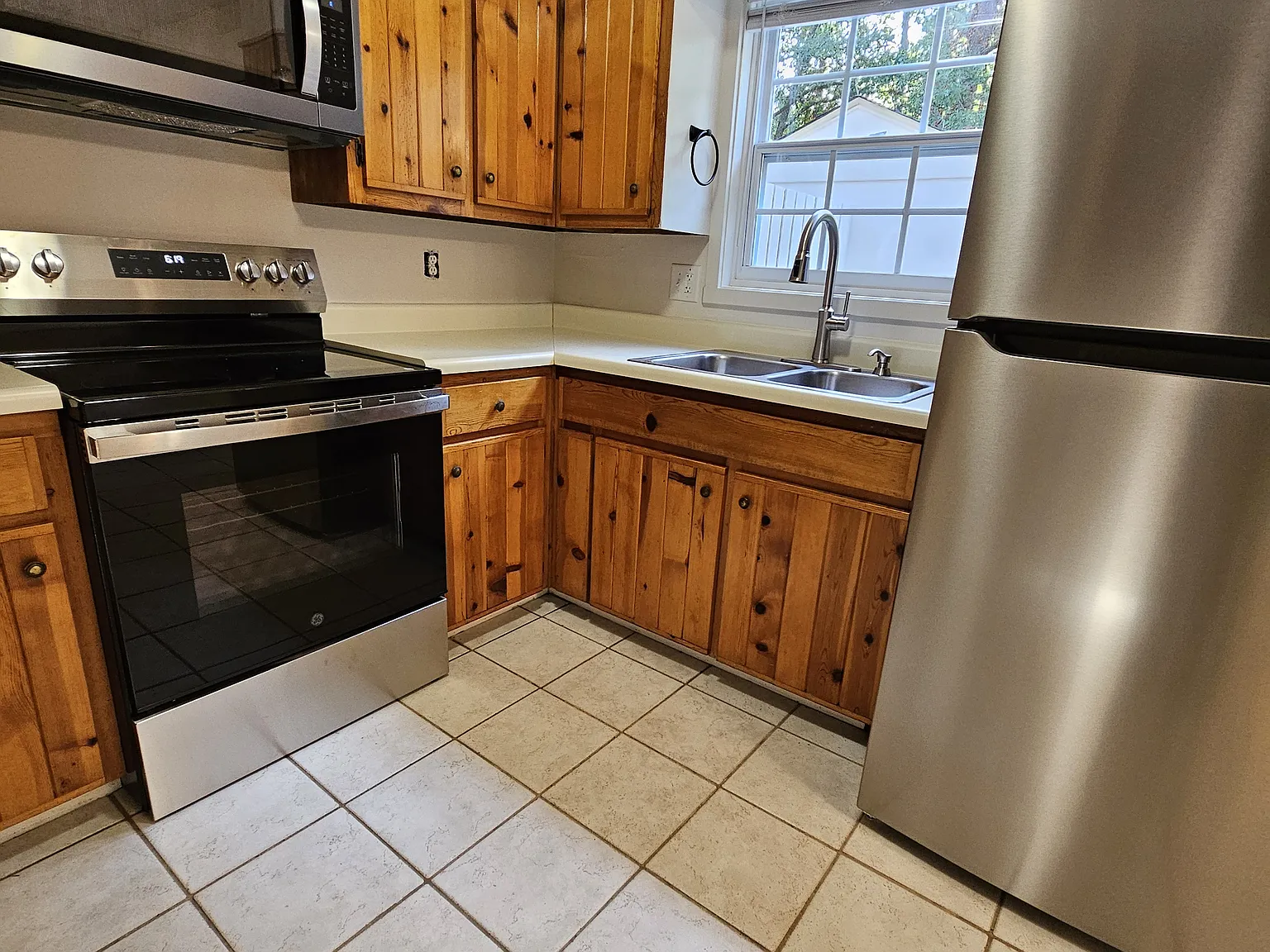 2 bed, 800 sqft, $1,125 — Photo 3
