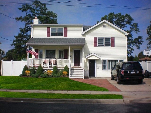 1st image of 382 Park Ln