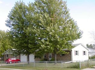 2100 Elmview Dr, Green Bay, WI 54304