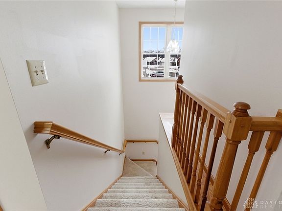 5th image of 621 Thornburg Pl