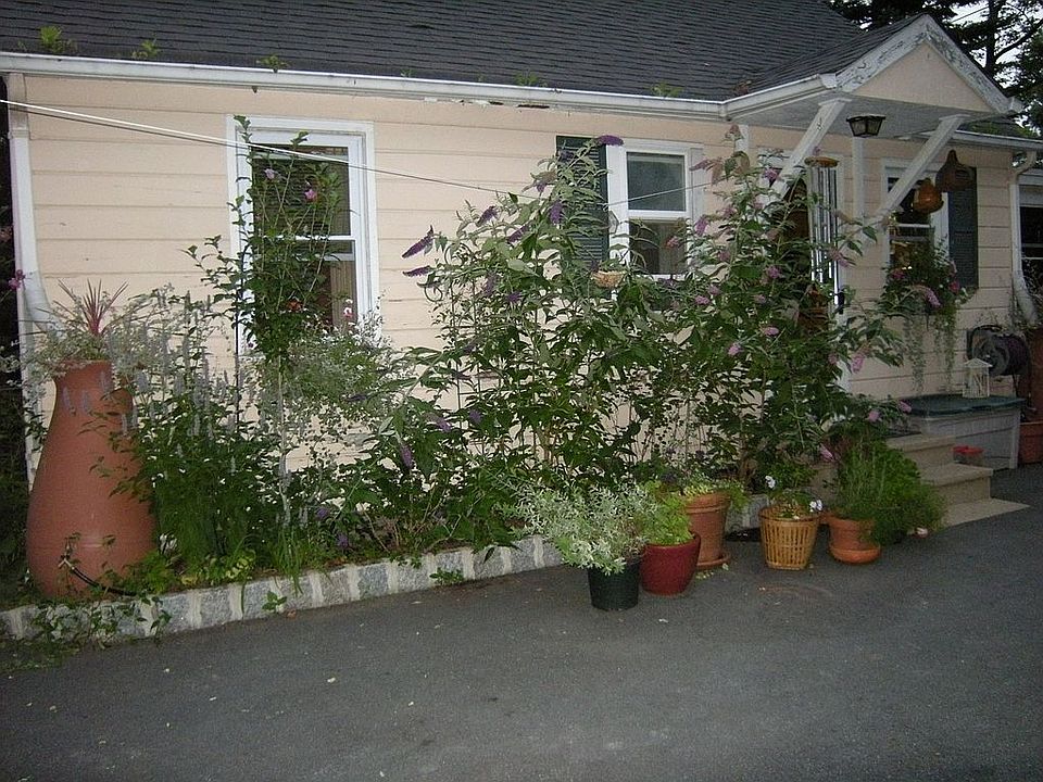 2nd image of 15 Tennis Rd
