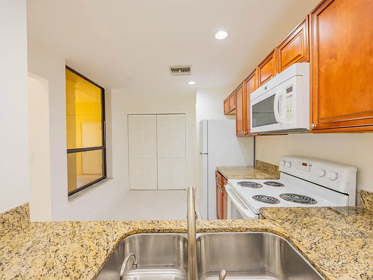 7520 La Paz Blvd #104 — Photo 16