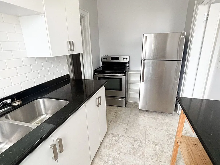 20 Roselawn Ave #11 — Photo 4
