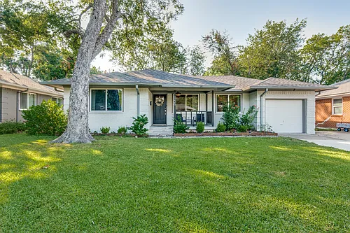 10226 Eastwood Dr Photo 1