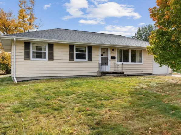 702 25th St SE, Cedar Rapids, IA 52403