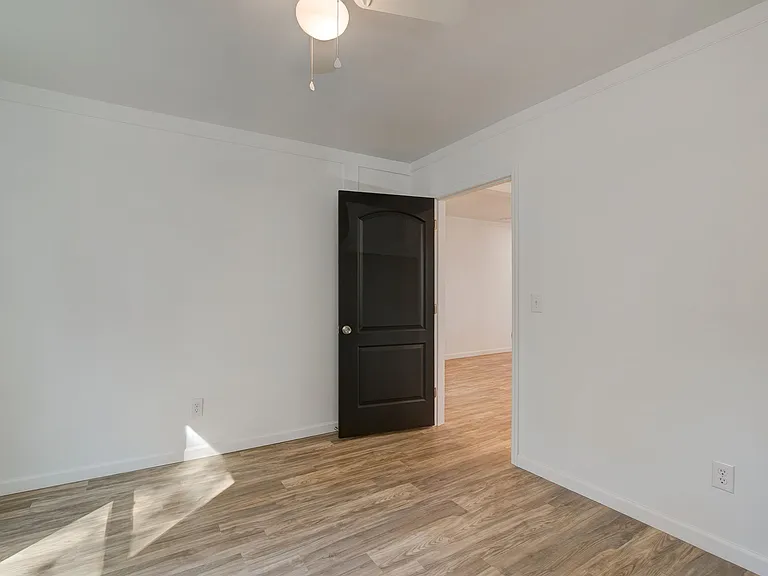 1723 Westminster Dr — Photo 8