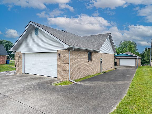 5th image of 145 Kent Haven Dr