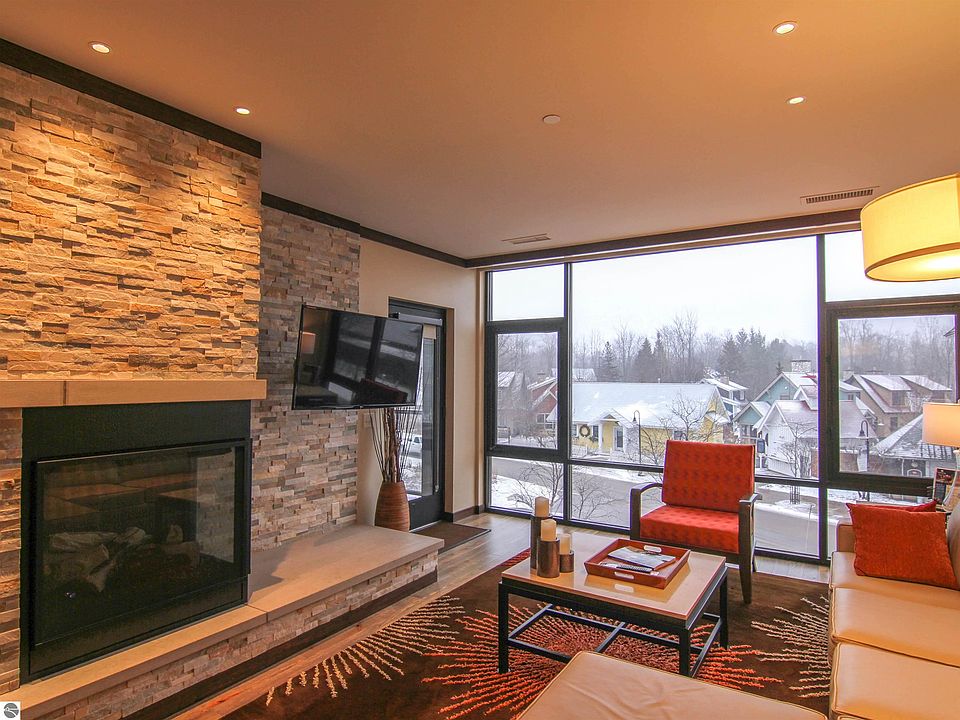 12450-12450 Crystal Mountain Dr UNIT 7E, Thompsonville, MI 49683 | Zillow